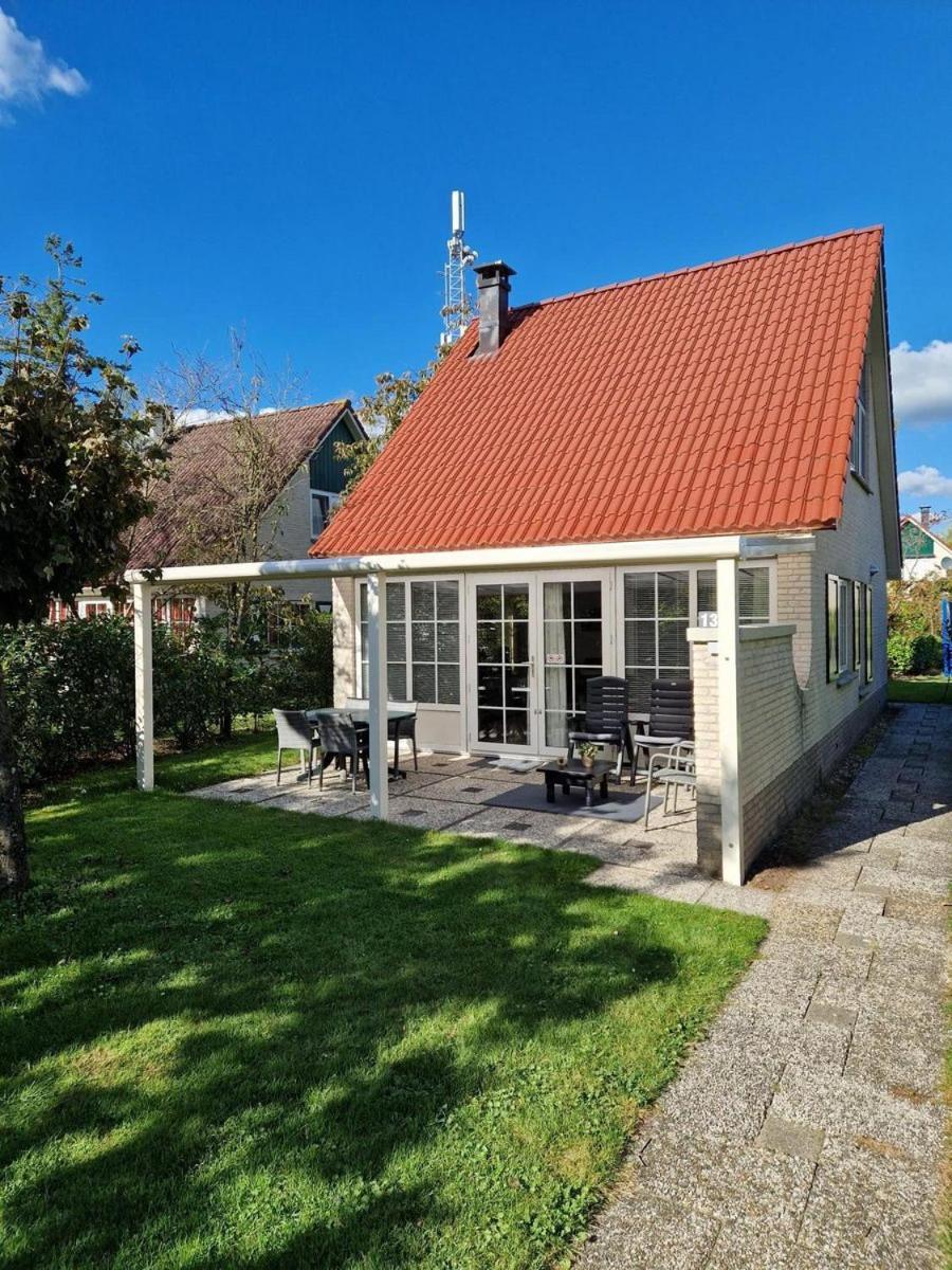 Bungalow - 6 Personen Gelegen In De Nabije Omgeving Van Avonturenpark Hellendoorn En De Prachtige Sallandse Heuvelrug En Eelerberg Экстерьер фото