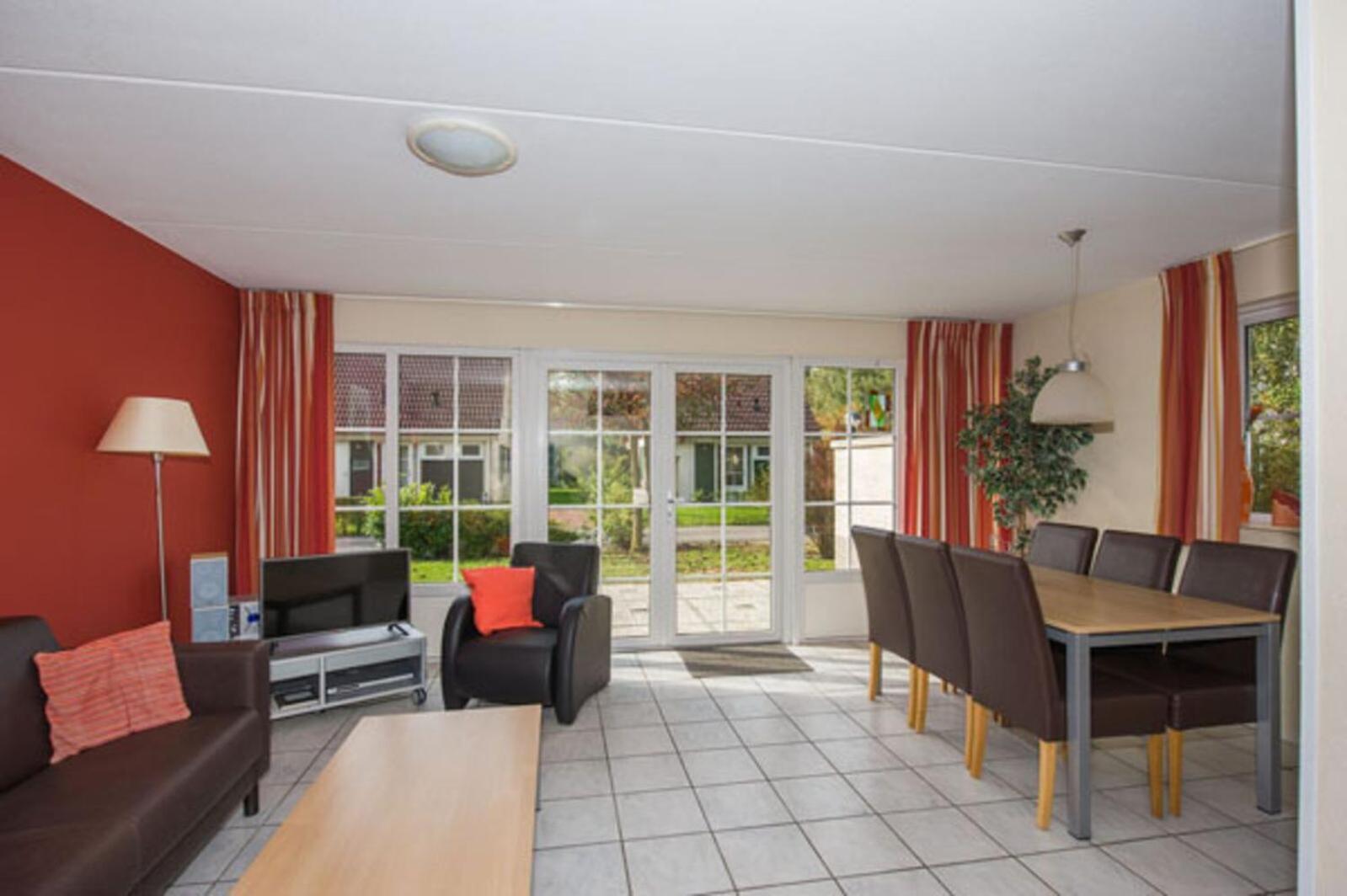Bungalow - 6 Personen Gelegen In De Nabije Omgeving Van Avonturenpark Hellendoorn En De Prachtige Sallandse Heuvelrug En Eelerberg Экстерьер фото