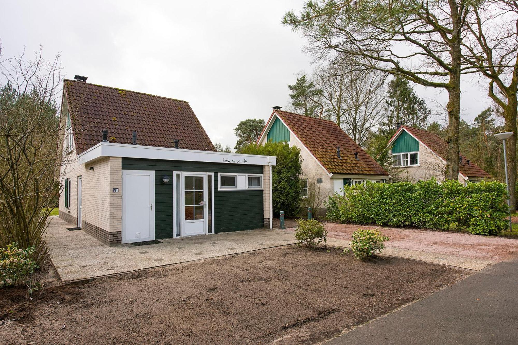 Bungalow - 6 Personen Gelegen In De Nabije Omgeving Van Avonturenpark Hellendoorn En De Prachtige Sallandse Heuvelrug En Eelerberg Экстерьер фото